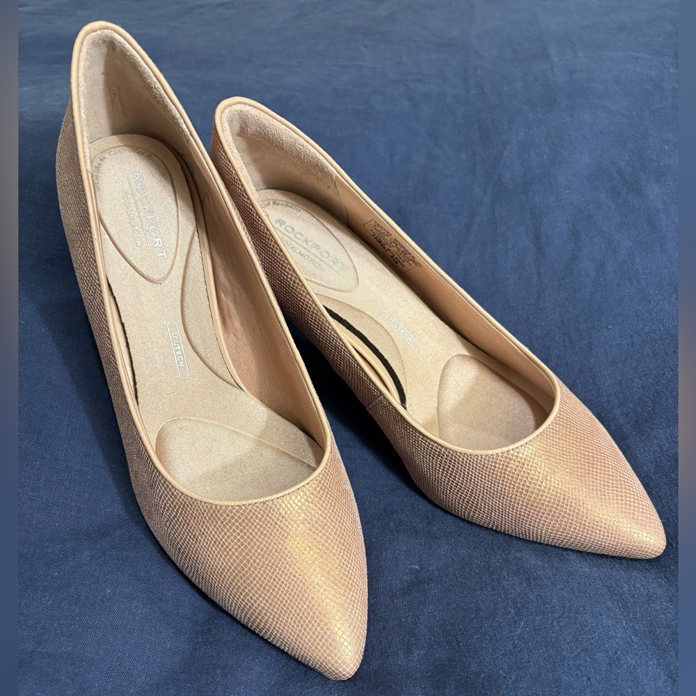 Rockport 2 inch heels - Stylish and Comfortable, size 9